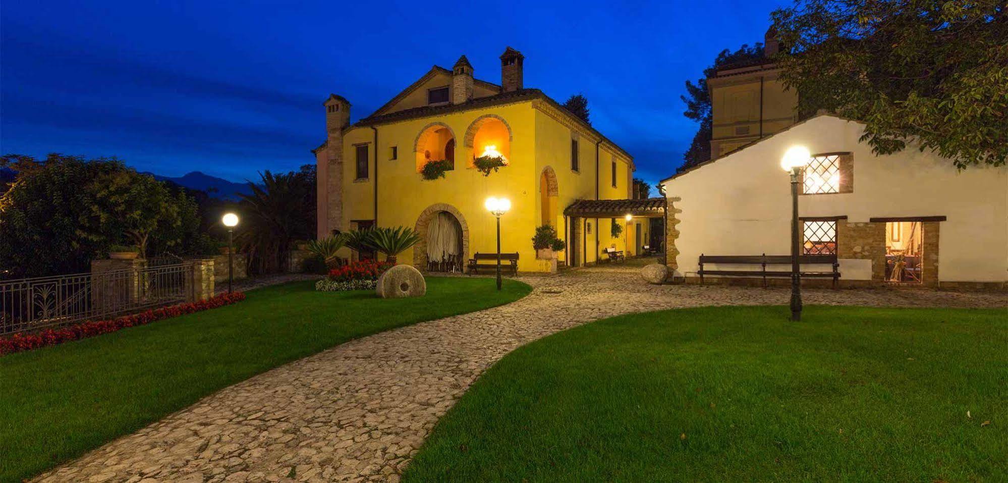 Corte Dei Tini Villa Vomano Exterior photo